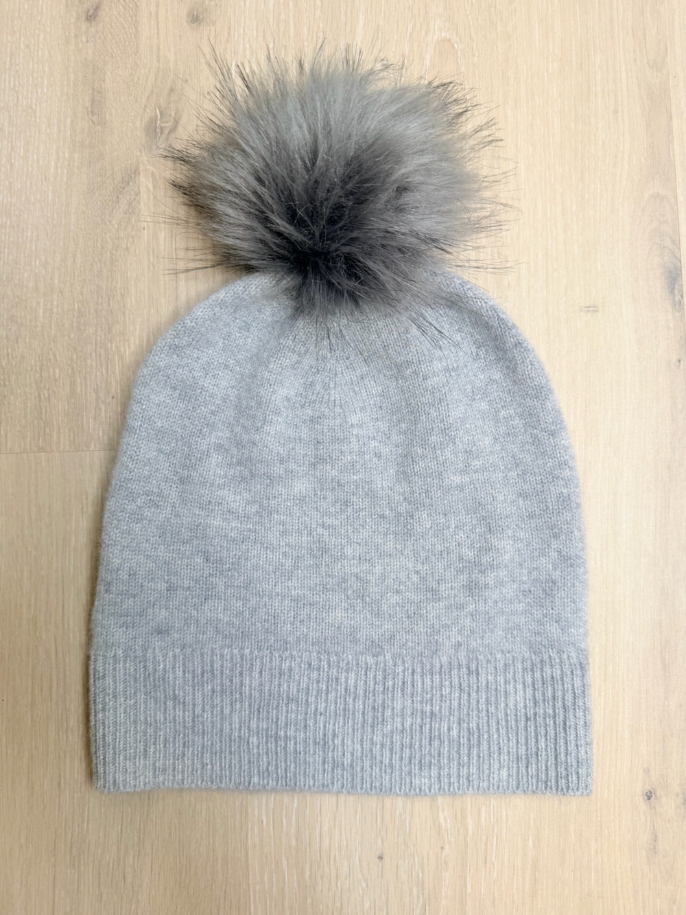 Nordstrom NWOT Grey cashmere feel Beanie with fur Pom on top OS $78